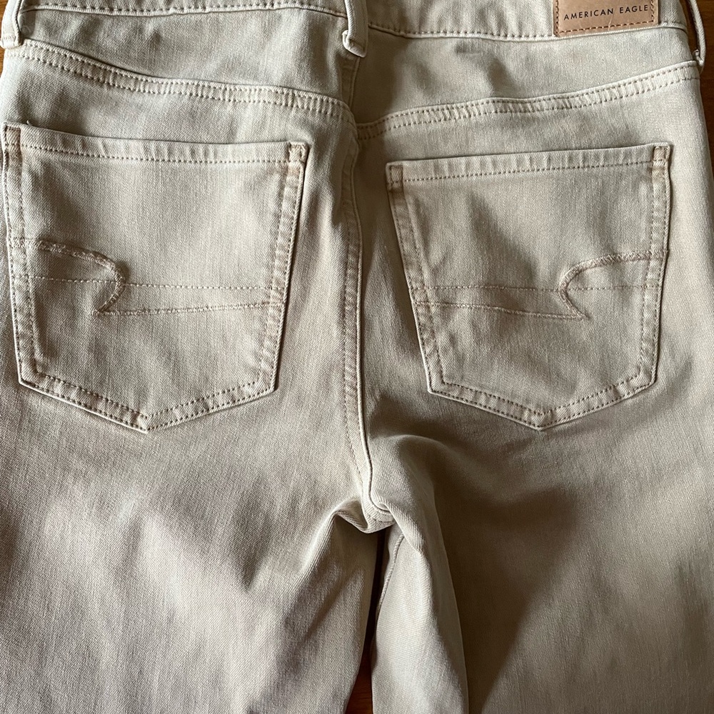 American Eagle Skinny leg khaki pants